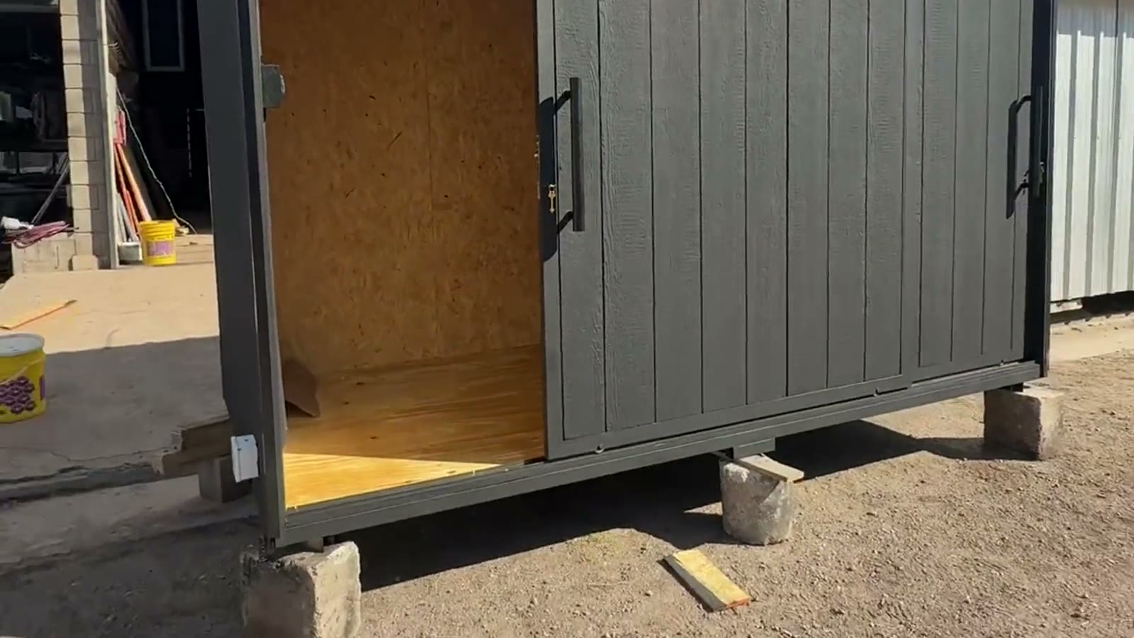 Depósito modular en steel frame con puerta corrediza